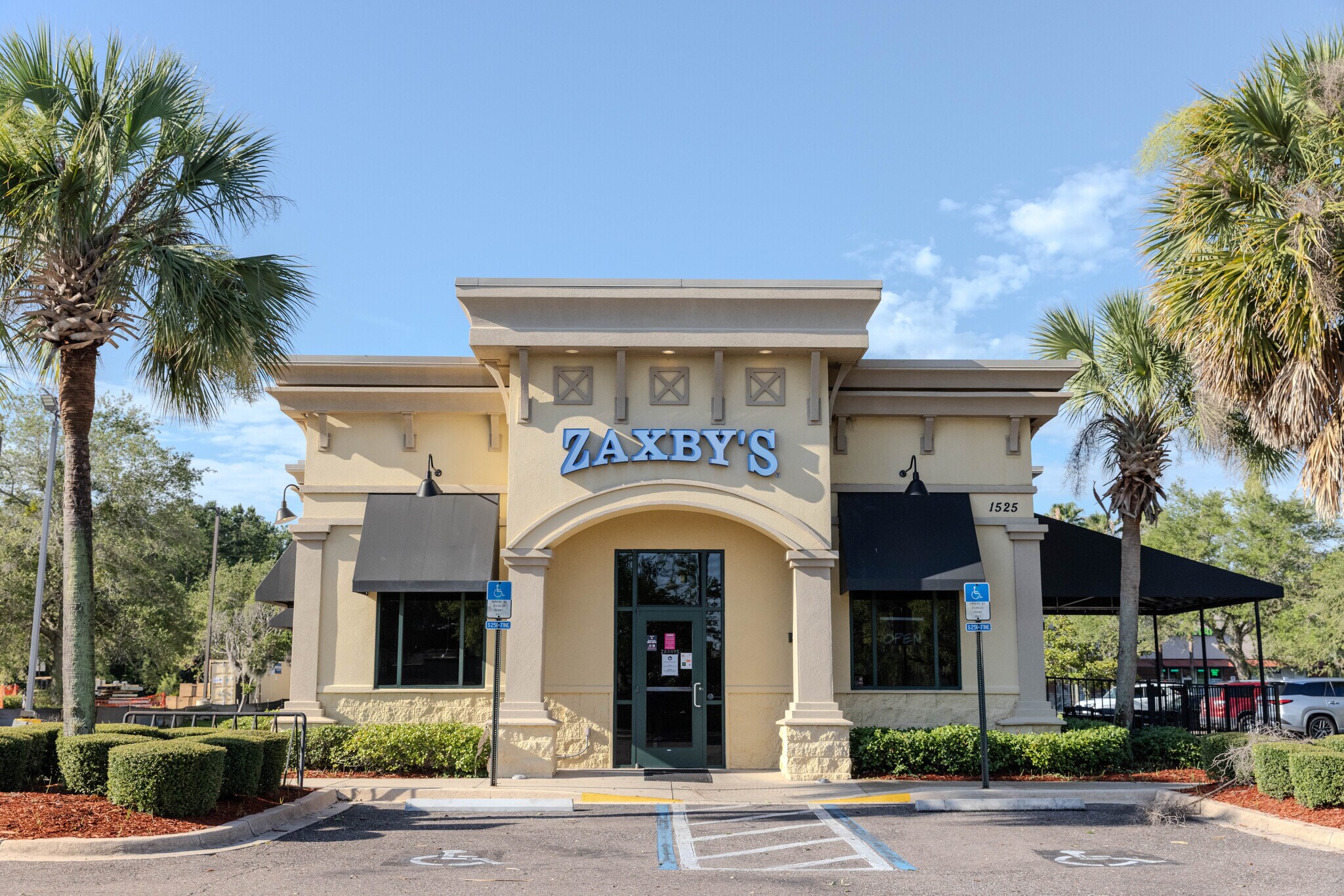 1525 County Road 220, Fleming Island, FL à vendre Photo de l’immeuble– Image 1 sur 13