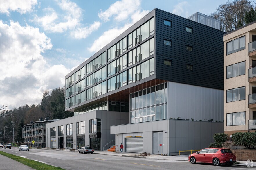 1307 Harbor Ave SW, Seattle, WA à louer - Photo de l’immeuble – Image 2 sur 6