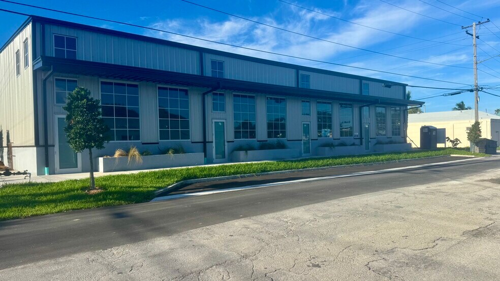301 Florida Ave, Fort Pierce, FL à vendre - Photo de l’immeuble – Image 2 sur 11