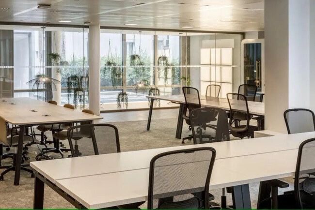 Plus de détails pour 148 Rue De Courcelles, Paris - Coworking à louer