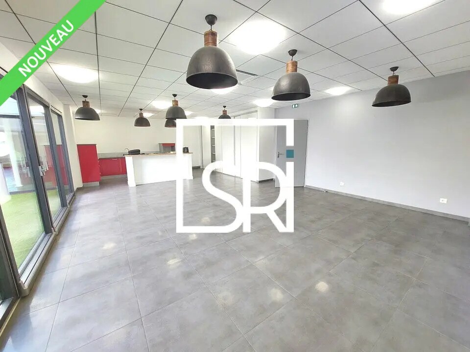Bureau dans Cournon-d'Auvergne à louer Photo de l’immeuble– Image 1 sur 13