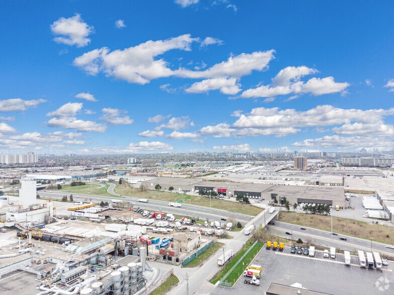 110 Iron St, Toronto, ON à louer - Aérien – Image 2 sur 3