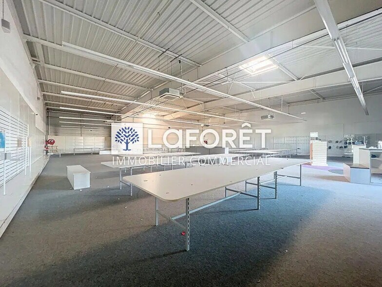 Local commercial dans Argentonnay à vendre - Photo intérieure – Image 3 sur 7