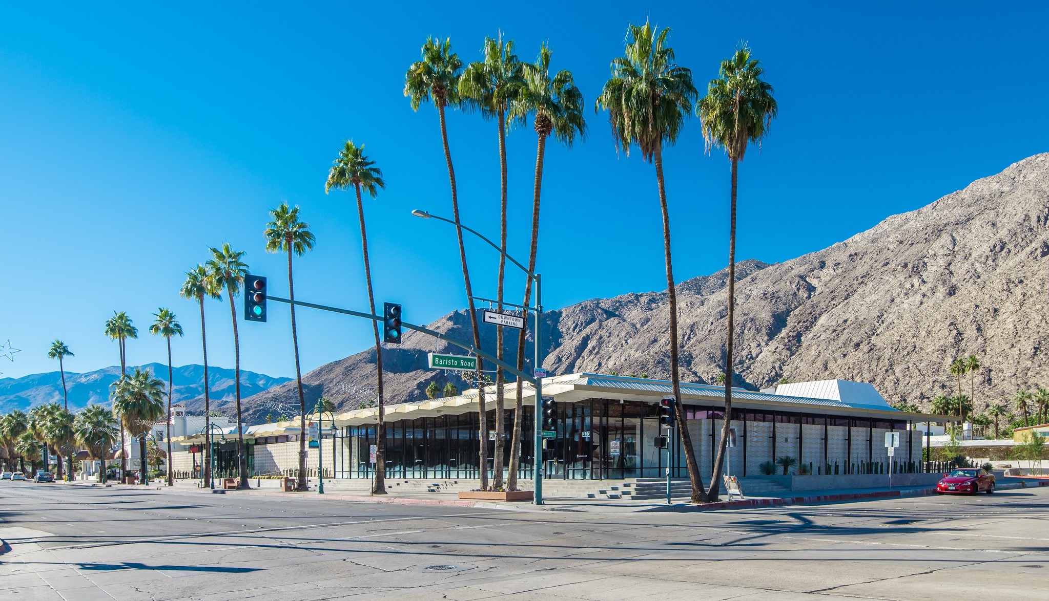 333 S Palm Canyon Dr, Palm Springs, CA à louer Photo principale– Image 1 sur 6