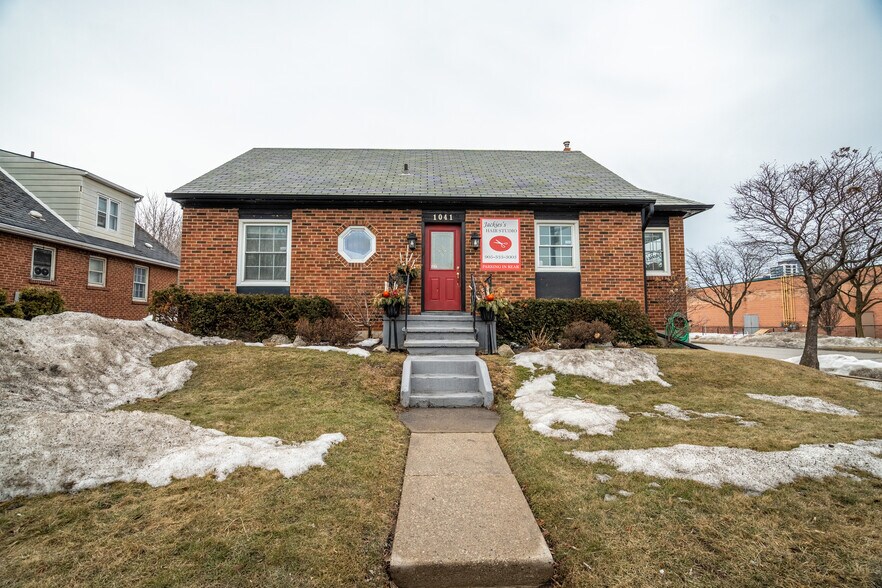 1041 Brant St, Burlington, ON à vendre - Photo principale – Image 1 sur 1