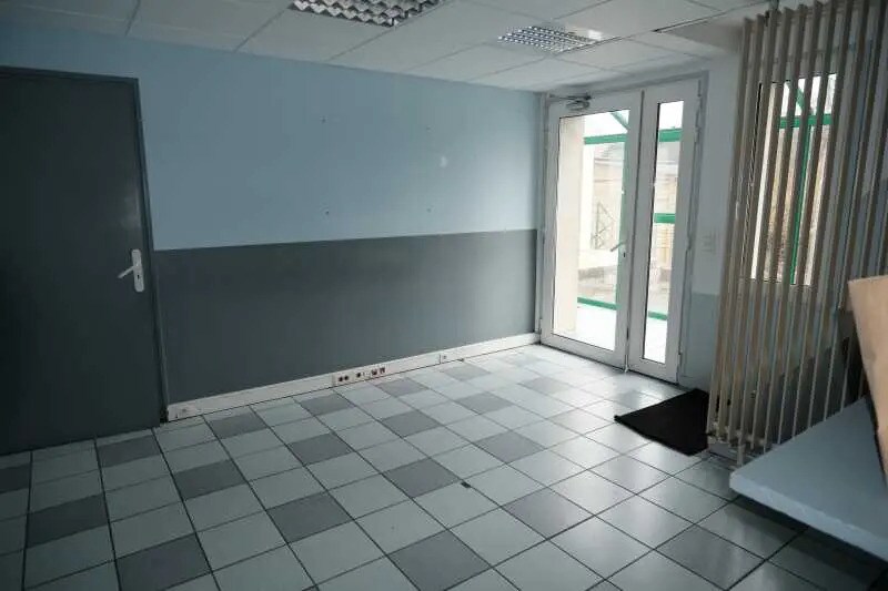 Bureau dans Harly à louer - Photo de l’immeuble – Image 3 sur 4