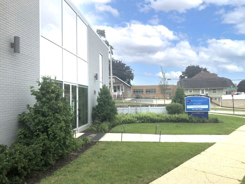 721 Dundee Ave, Elgin, IL à louer - Photo de l’immeuble – Image 2 sur 13