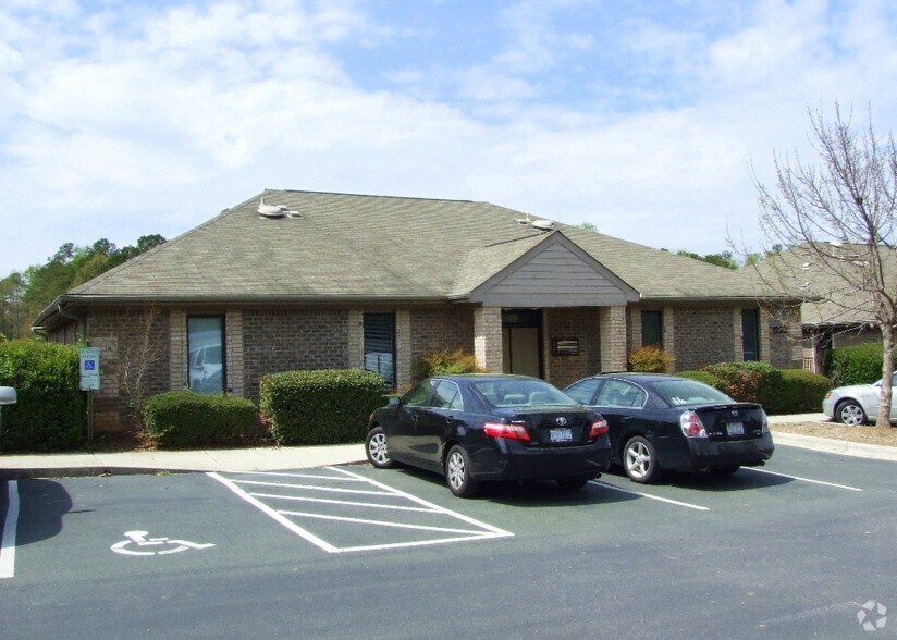 1220 SE Maynard Rd, Cary, NC à louer - Photo de l’immeuble – Image 2 sur 13