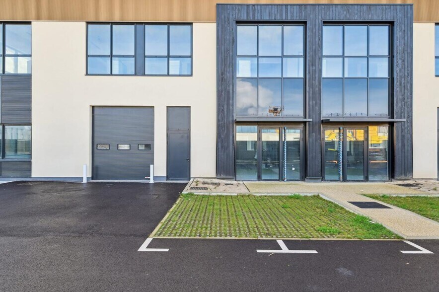 Industriel/Logistique dans Nanterre à louer - Photo de l’immeuble – Image 2 sur 50