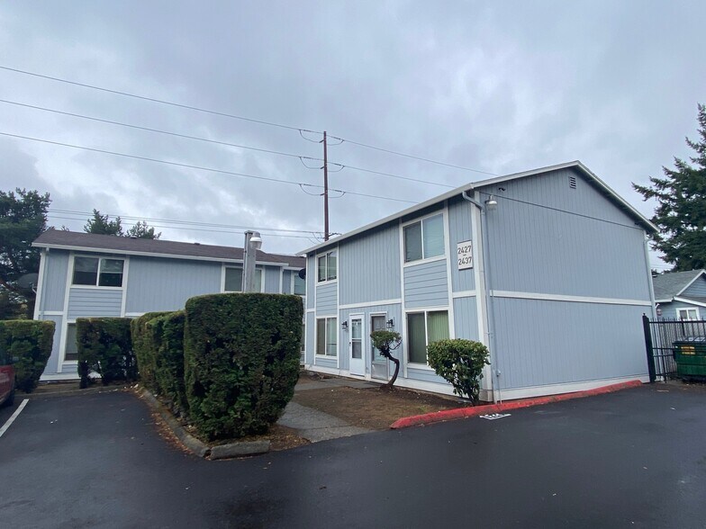 2433 SE 139th Ave, Portland, OR à vendre - Photo principale – Image 1 sur 23