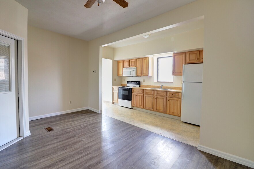 14 E Main St, Waterloo, NY à vendre - Photo de l’immeuble – Image 2 sur 39