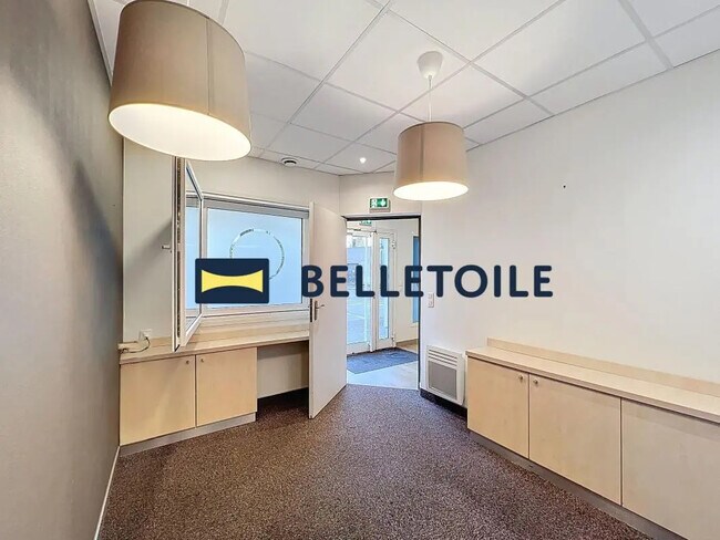 Plus de détails pour Local commercial à louer