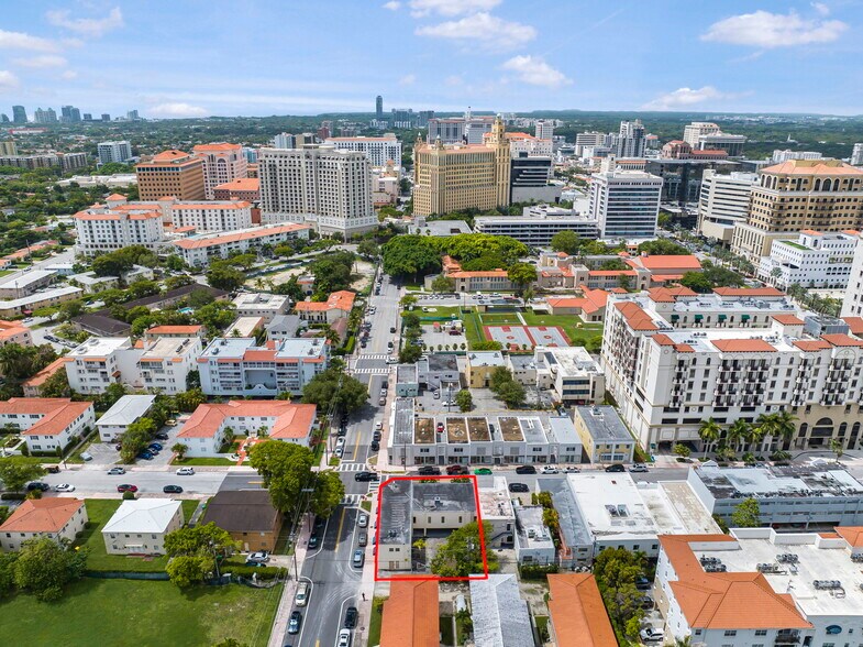 101 Madeira Ave, Coral Gables, FL à vendre - Photo de l’immeuble – Image 3 sur 16