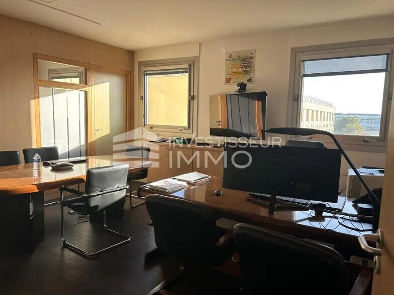 Bureau dans Saint-Ouen-sur-Seine à vendre - Photo intérieure – Image 1 sur 6