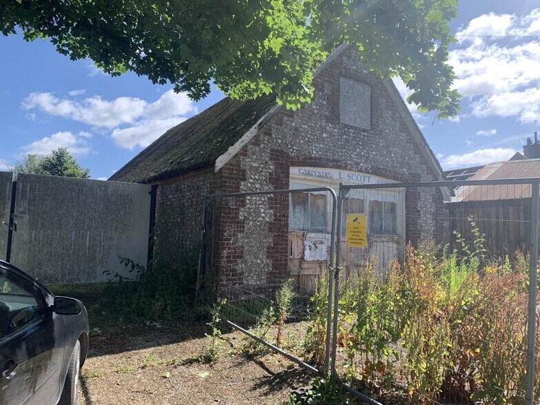 130 Chalton Ln, Waterlooville à vendre - Photo de l’immeuble – Image 3 sur 17