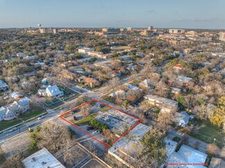 Plus de détails pour 705 W Hopkins St, San Marcos, TX - Bureau à vendre