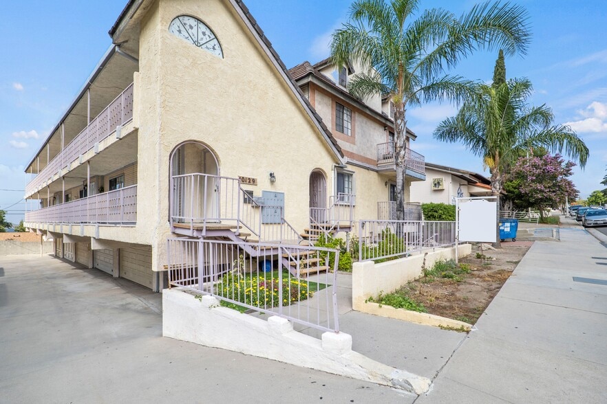 Tujunga Crest Apartments portefeuille de 2 biens à vendre sur LoopNet.fr - Photo de l’immeuble – Image 2 sur 14