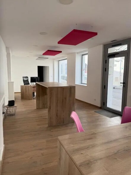 Local commercial dans Bourg-en-Bresse à louer - Photo de l’immeuble – Image 1 sur 6