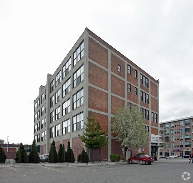 4600 Woodward Ave, Detroit, MI à louer - Photo de l’immeuble – Image 2 sur 2