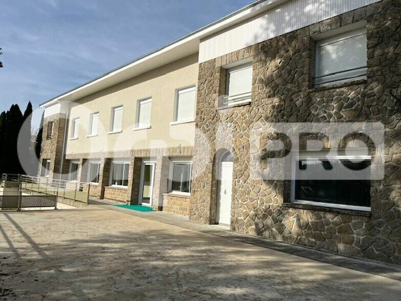 Local d'activités dans Peyrat-le-Château à vendre - Photo de l’immeuble – Image 1 sur 13