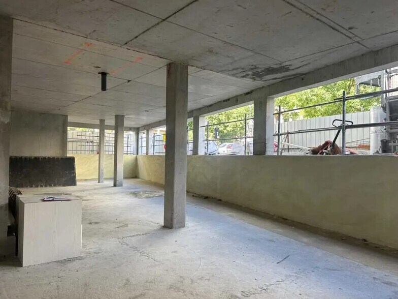 Bureau dans TASSIN-LA-DEMI-LUNE à vendre - Photo de l’immeuble – Image 3 sur 11