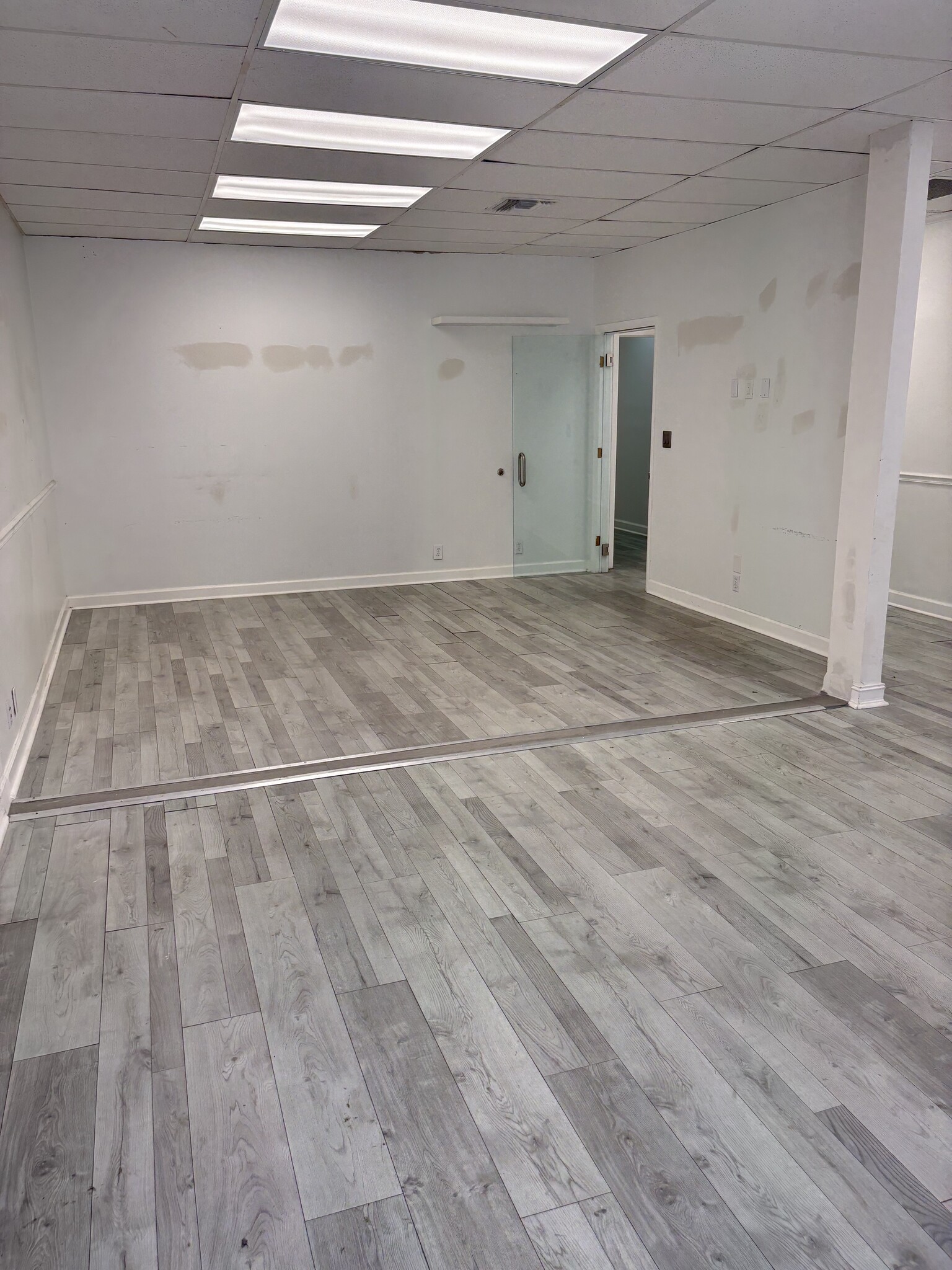 2720 E Oakland Park Blvd, Fort Lauderdale, FL à louer Hall d’entrée– Image 1 sur 7