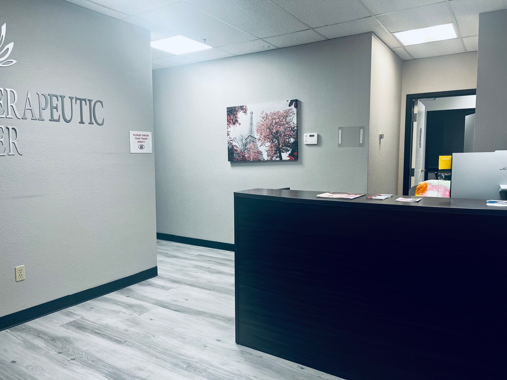 2755-2795 E Desert Inn Rd, Las Vegas, NV à louer Photo intérieure– Image 1 sur 9