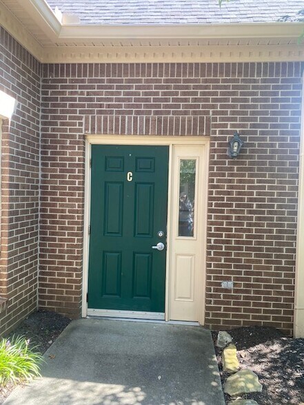 659 Emory Valley Rd, Oak Ridge, TN à louer - Photo de l’immeuble – Image 2 sur 17