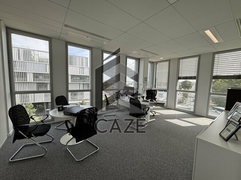 Bureau dans Bordeaux à louer - Photo de l’immeuble – Image 3 sur 7