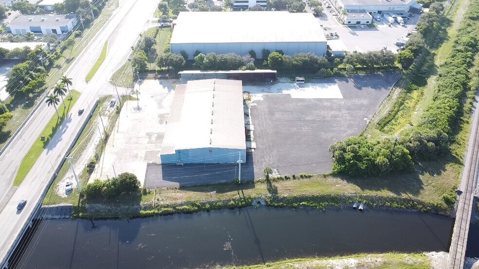 3450 Dr Martin Luther King Jr Blvd, West Palm Beach, FL à louer - Photo de l’immeuble – Image 2 sur 10