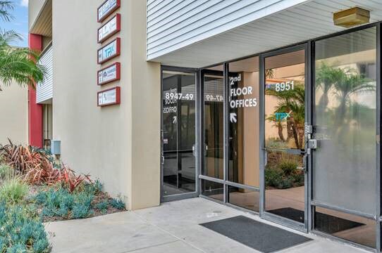 8949 Complex Dr, San Diego, CA à louer - Photo de l’immeuble – Image 2 sur 2