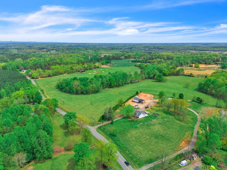1376 Lowrance Rd, Catawba, NC à vendre - Photo principale – Image 1 sur 13