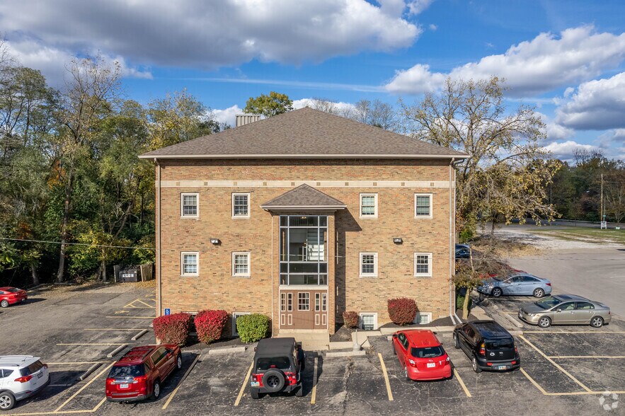 5655 N High St, Worthington, OH à louer - Photo de l’immeuble – Image 3 sur 10