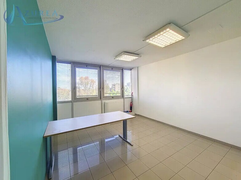 Bureau dans Le Cannet à vendre - Photo de l’immeuble – Image 3 sur 10