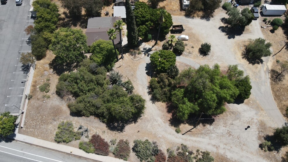 350 Claremont Blvd, Upland, CA à vendre - Photo de l’immeuble – Image 3 sur 4