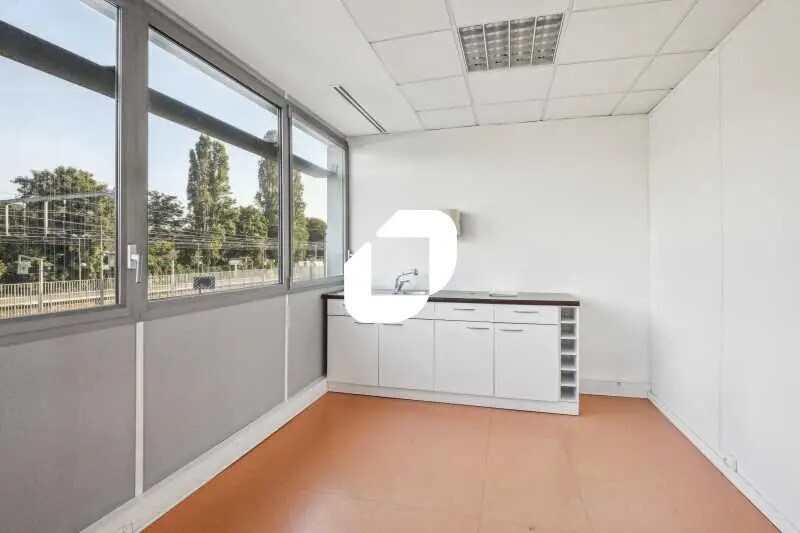 Bureau dans Orsay à louer - Photo de l’immeuble – Image 3 sur 11