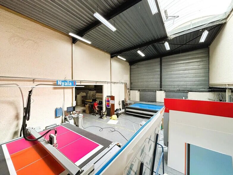 Local d’activités dans Les Ulis à louer - Photo intérieure – Image 3 sur 9