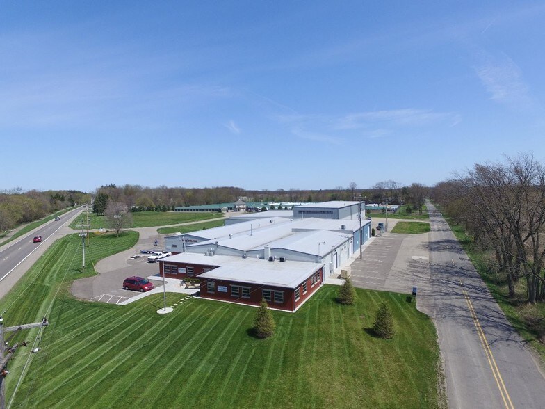 7878 Gull Rd, Richland, MI à louer - Photo principale – Image 1 sur 32
