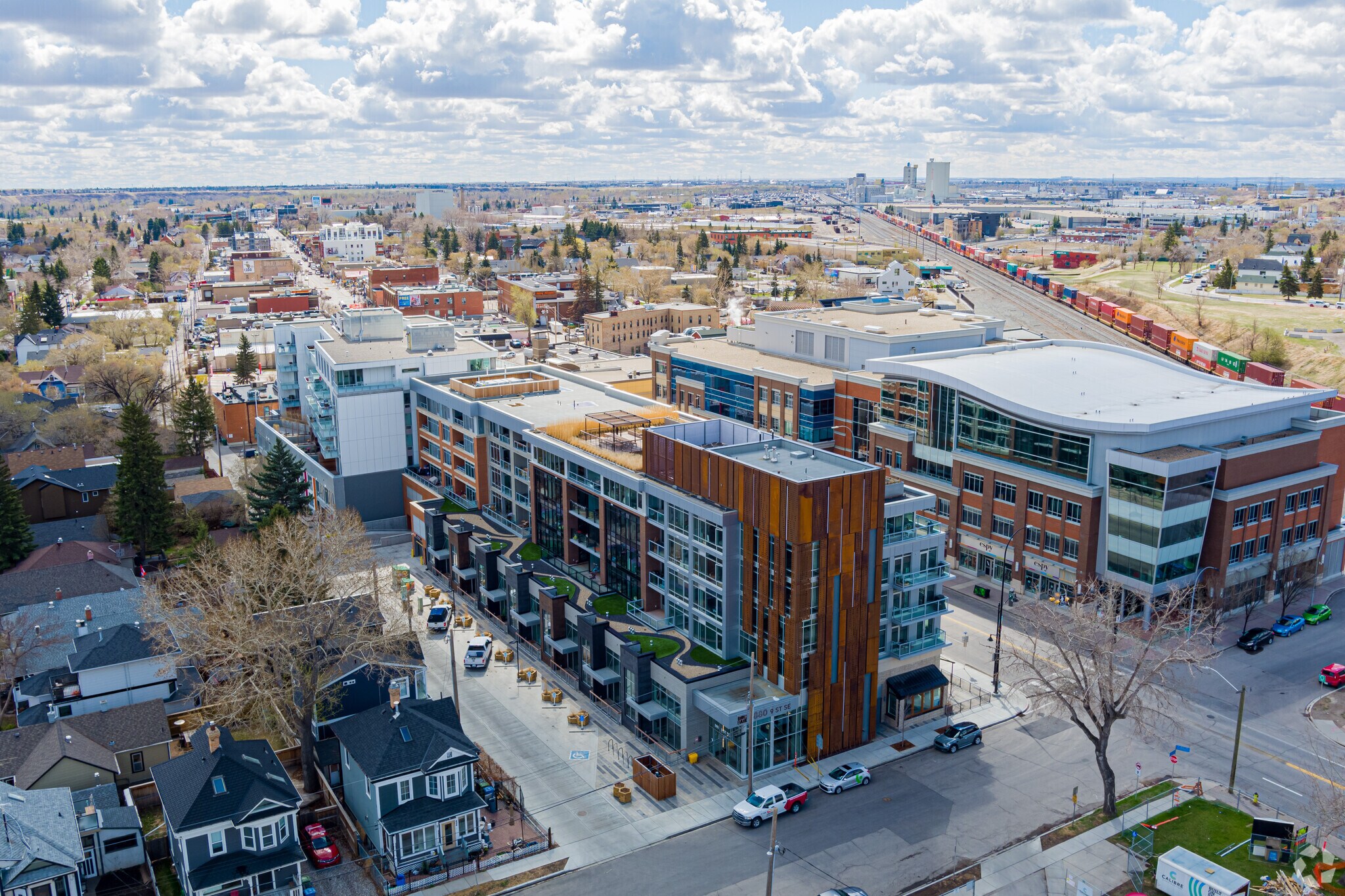1006 9 Ave SE, Calgary, AB à louer Aérien– Image 1 sur 2