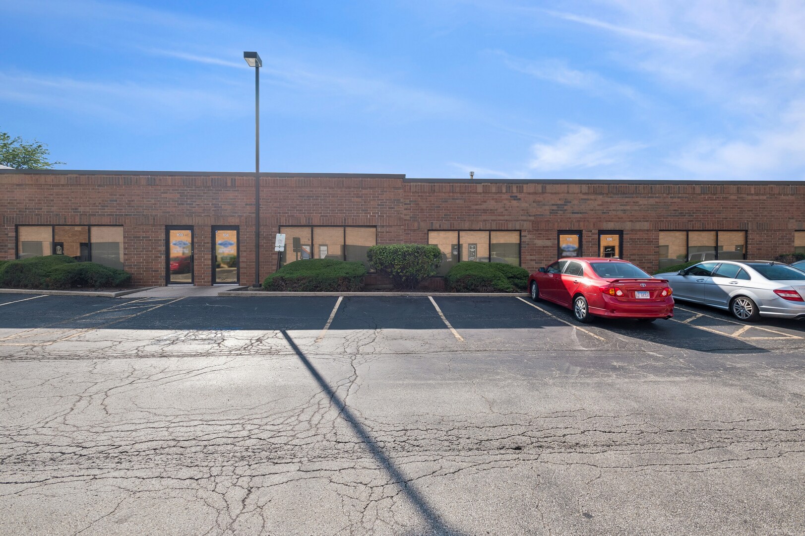 30W270 Butterfield Rd, Warrenville, IL à vendre Photo de l’immeuble– Image 1 sur 4