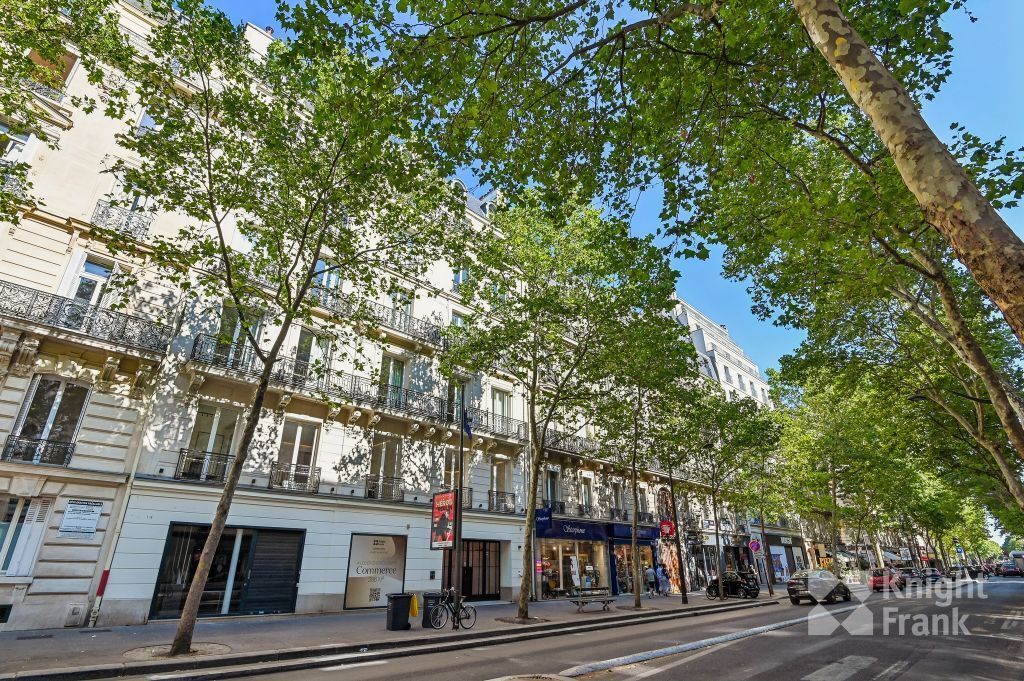 14 Avenue Franklin D. Roosevelt, Paris à louer Photo de l’immeuble– Image 1 sur 10