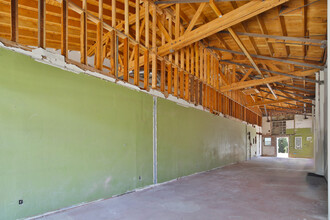 850-864 N Vermont Ave, Los Angeles, CA à louer Photo de l’immeuble– Image 2 sur 3