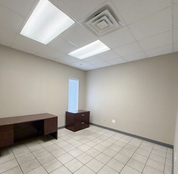 11117 Mahaffey Rd, Tomball, TX à louer - Photo intérieure – Image 3 sur 7