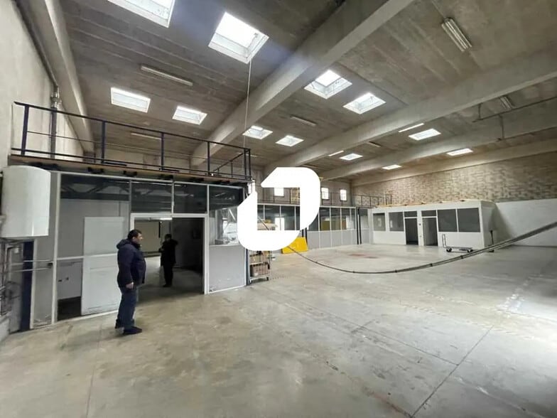 15 Route De Fontainebleau, Vitry-sur-Seine à louer - Photo de l’immeuble – Image 2 sur 10