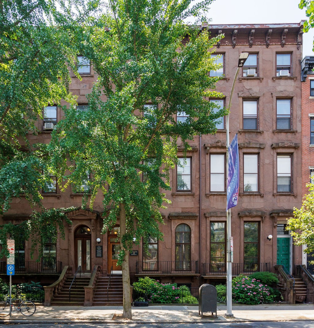 818-824 Pine St, Philadelphia, PA à louer Photo de l’immeuble– Image 1 sur 7