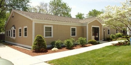 601-602 Riverway Pl, Bedford, NH à louer Photo de l’immeuble– Image 1 sur 4