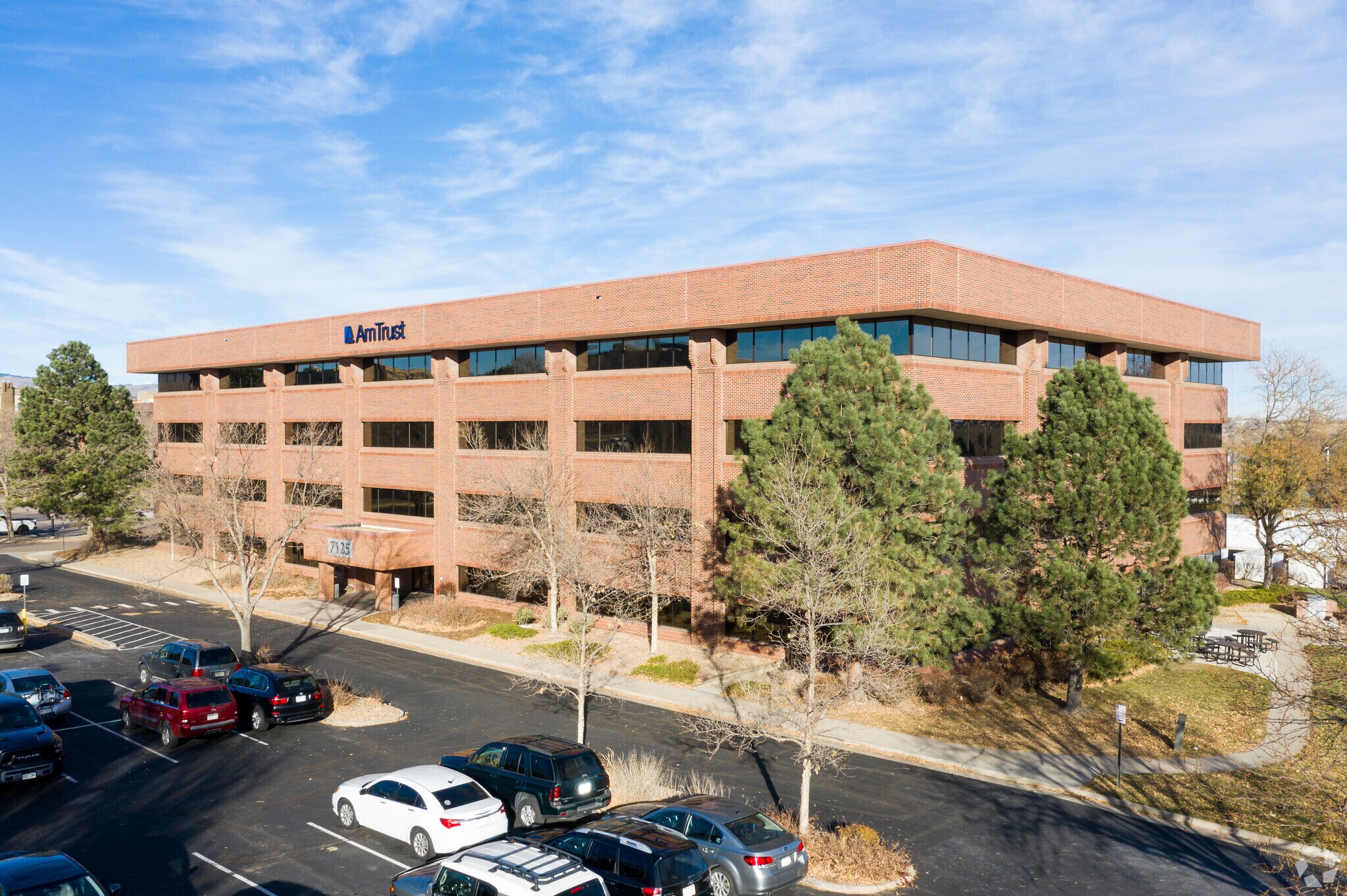 7125 W Jefferson Ave, Lakewood, CO à louer Photo de l’immeuble– Image 1 sur 7