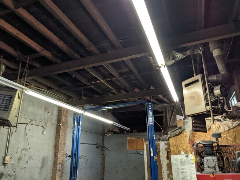 6936 76th St, Flushing, NY à vendre - Photo intérieure – Image 3 sur 4