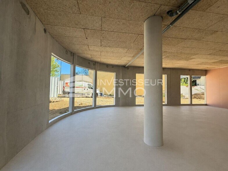 Local commercial dans Le Plessis-Trévise à louer - Photo intérieure – Image 3 sur 4