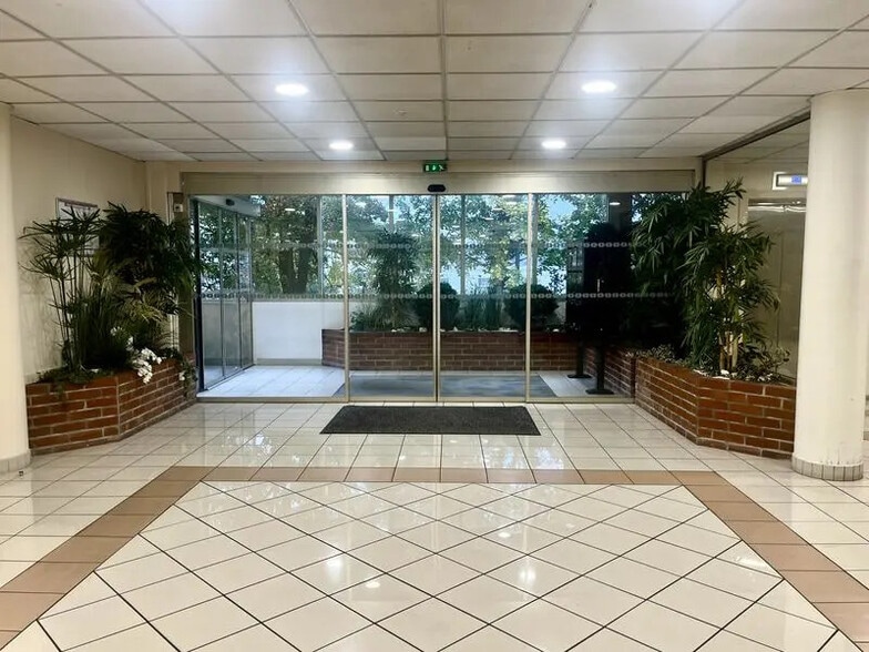 Bureau dans Rouen à louer - Photo de l’immeuble – Image 2 sur 11